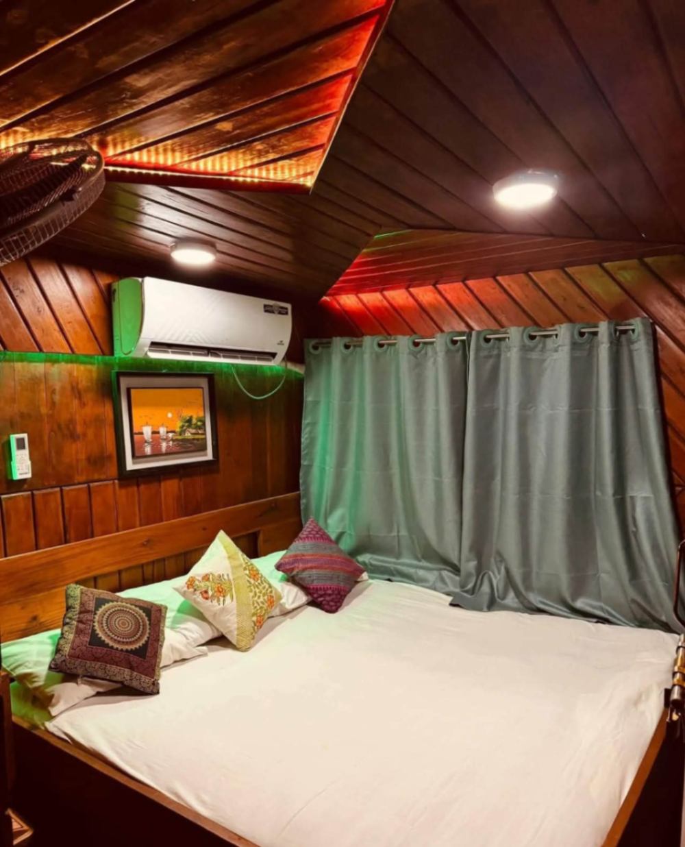 Annapurna AC Cabin